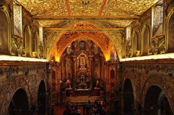A bela igreja do Monasterio de San Francisco, em Quito, no Equador